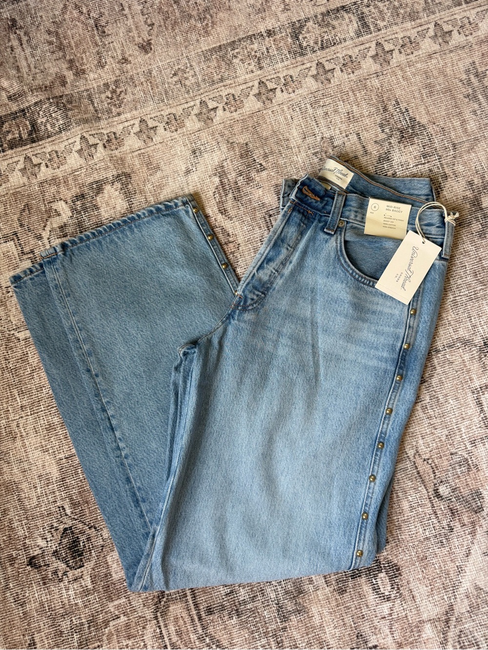 Universal Thread Mid-Rise ’90s Baggy Jeans | Size 6 | NWT